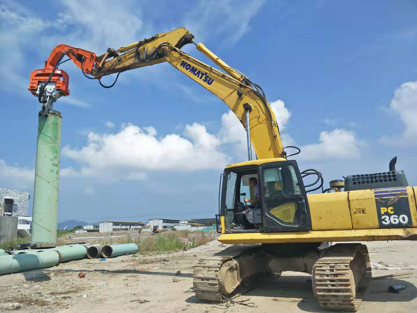 浙江小松PC360配坤龍K350打樁機打拔鋼護筒
